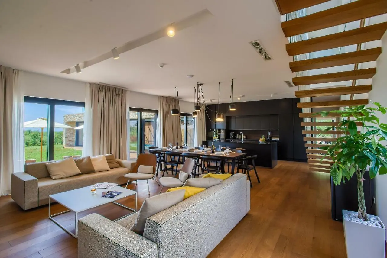 Yellow Tree Jurici Home & Spa Baderna