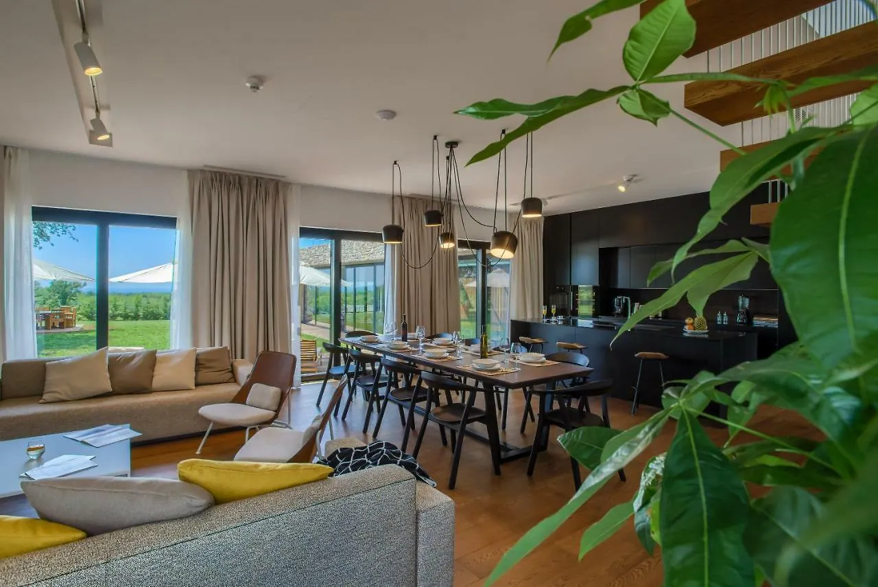 Yellow Tree Jurici Home & Spa Baderna
